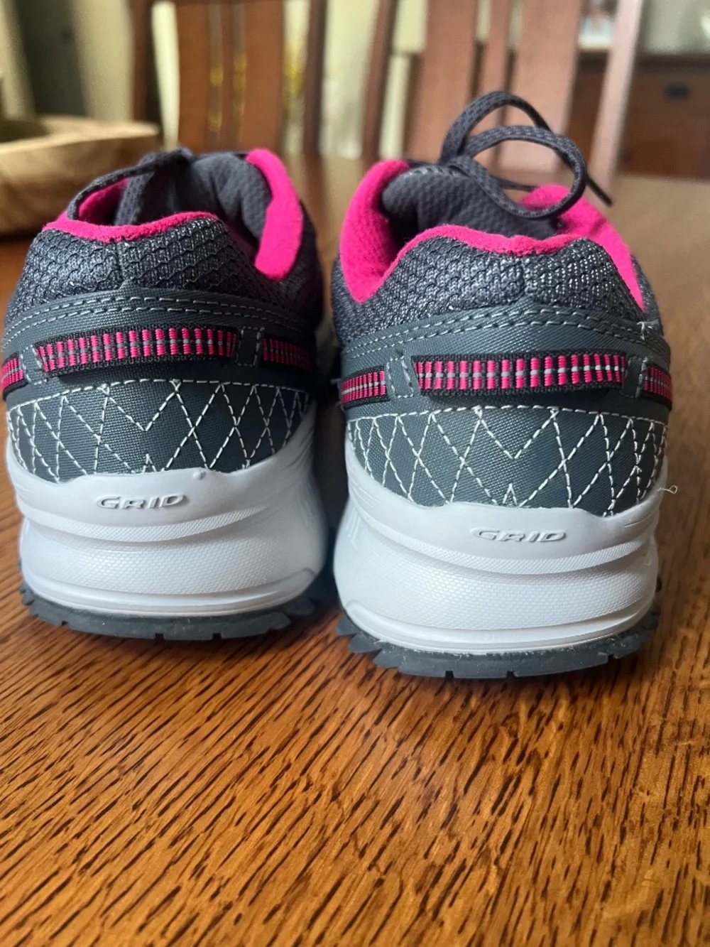 Saucony  Raptor TR Tennis shoes, size 9.5